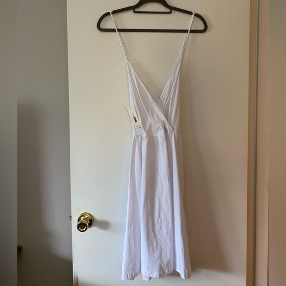 NWT LAISHEN White Spaghetti Strap Summer Wrap Pockets Sundress Dress - Picture 5 of 11